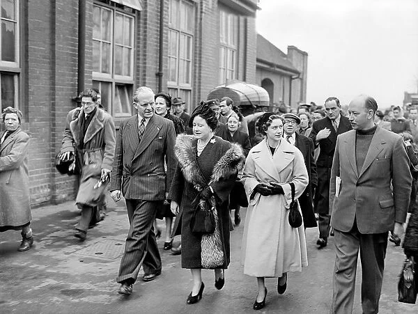 HRH Queen Elizabeth Queen Mother February 1953 and Princess margaret visit flood victims