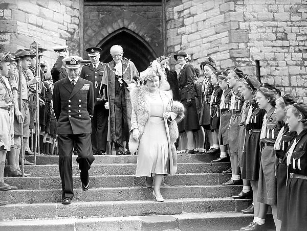 HRH Queen Elizabeth the Queen Mother and King George VI visit Caernarfon with scouts