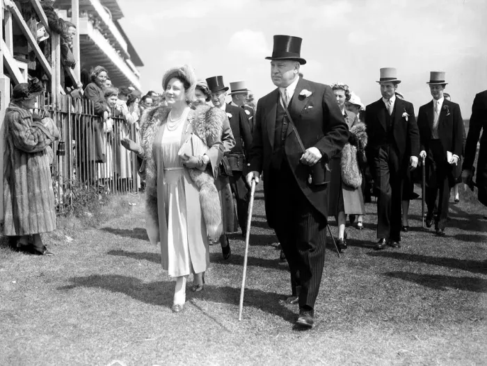 Framed Print : HRH Queen Elizabeth Queen Mother with Lord Rosebery at The Derby