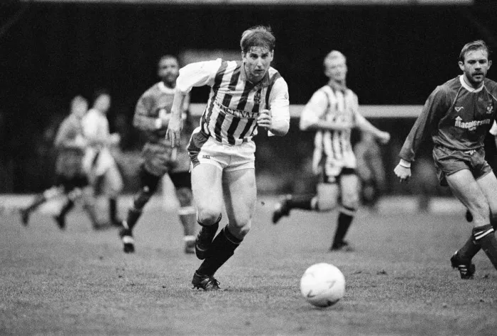 Framed Print : Huddersfield 2-1 Bury, Division 3 League match at Leeds Road, Saturday 22nd December 1990 Framed Print : Huddersfield 2-1 Bury, Division 3 League match at Leeds Road, Saturday 22nd December 1990