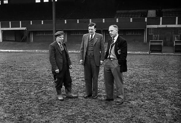 Huddersfield Town manager Bill Shankly during a training session at the clubs ground