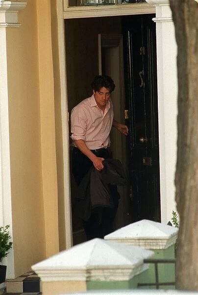 Hugh Grant Actor April 98 On the set of his new film with co-star Julia Roberts