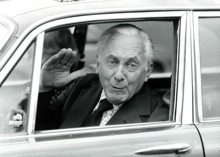 Framed Print : Hughie Green, TV Presenter - July 1978 Personality In a car after being found