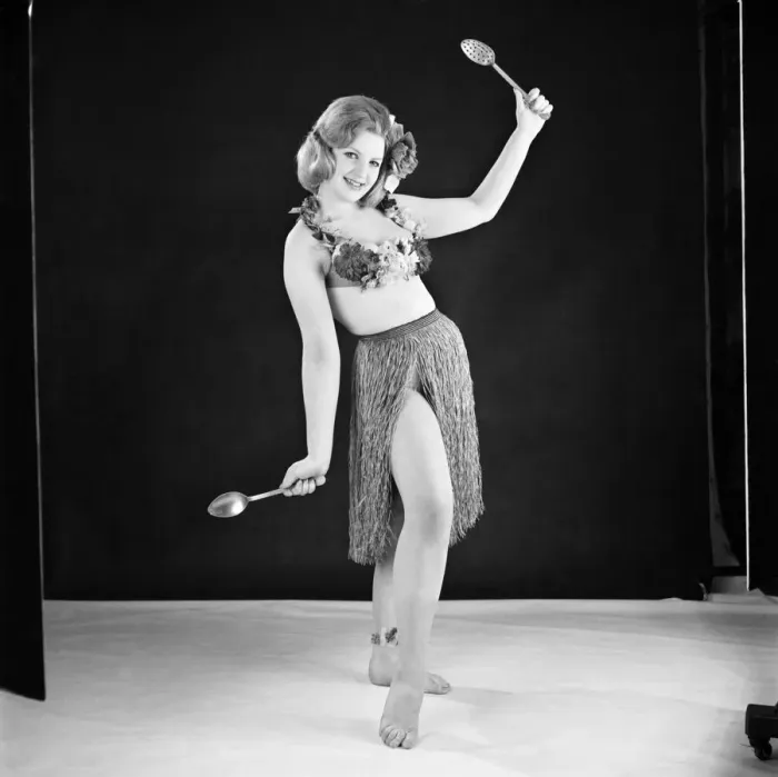 Framed Print : Hula girl costume modelled by Peggy Cage. E500-013