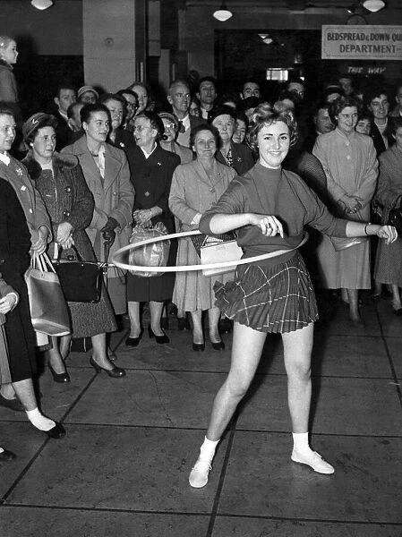 Hula Hoops in Manchester circa 1959. P005253