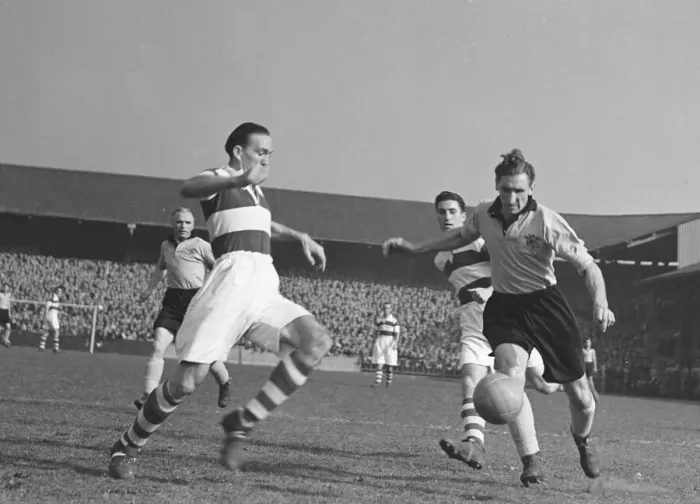 Framed Print : Hull City strikers seen here beating the Queens Park Rangers defence Framed Print : Hull City strikers seen here beating the Queens Park Rangers defence
