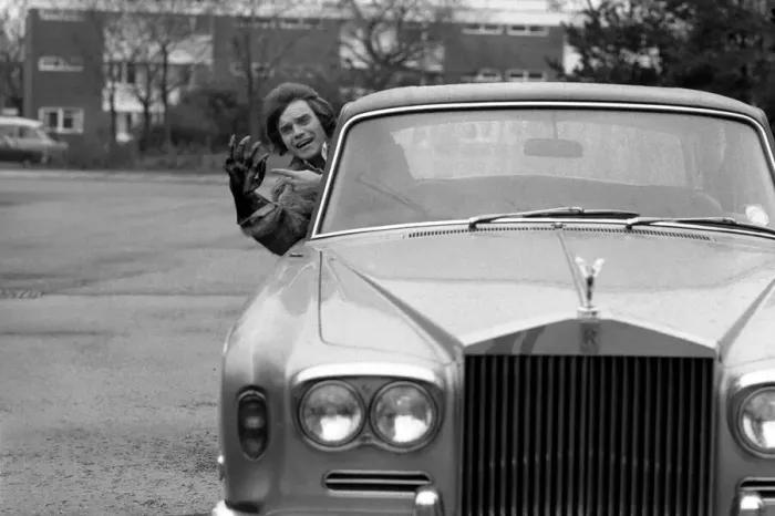 Framed Print : Humour: Comedy: Car: Comedian Freddie Starr. March 1975 75-01555-004 Framed Print : Humour: Comedy: Car: Comedian Freddie Starr. March 1975 75-01555-004