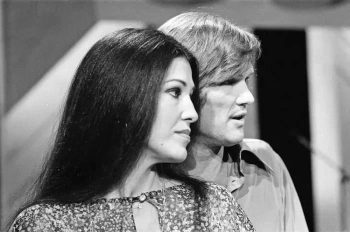 Framed Print : Husband and wife musicians Kris Kristofferson and Rita Coolidge filming at the BBC in Framed Print : Husband and wife musicians Kris Kristofferson and Rita Coolidge filming at the BBC in