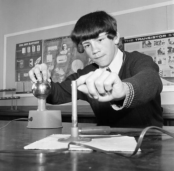 Hustler School science class. 1971