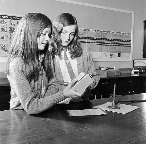 Hustler School science class. 1971