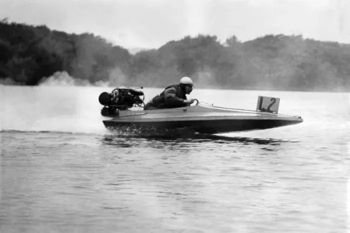 Framed Print : Hydroplane Racing Club. National meeting at Carr Mill Lake, St