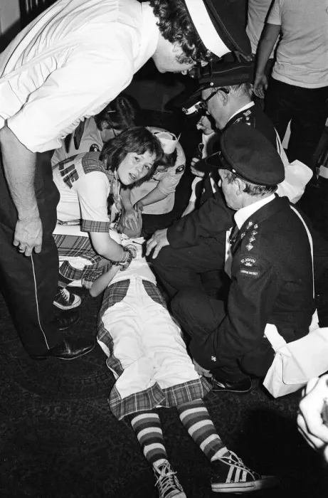 Framed Print : Hysterical fans attend a Bay City Rollers concert in Victoria, London