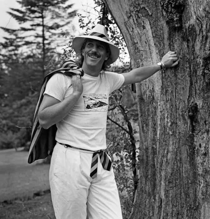 Framed Print : Ian Botham in his new role as fashion model, Birtles Hall, Cheshire. 7th June 1985 Framed Print : Ian Botham in his new role as fashion model, Birtles Hall, Cheshire. 7th June 1985