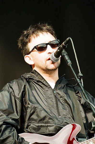 Ian Broudie of the Lightning Seeds, support act for The Beautiful South performing live