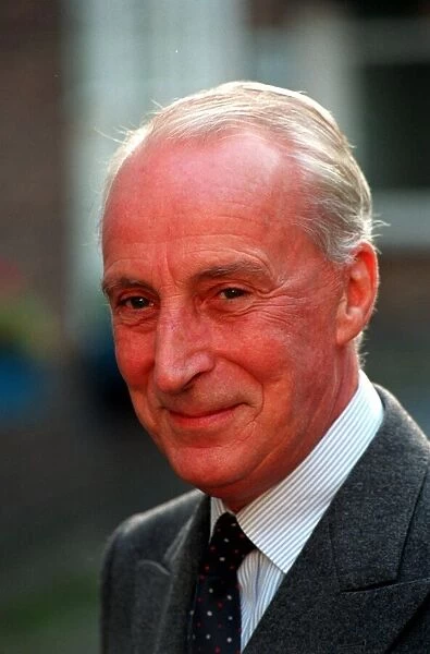IAN RICHARDSON AT PHOTOCALL FOR THE TV PROGRAMME TO PLAY THE KING - 15  /  11  /  1993