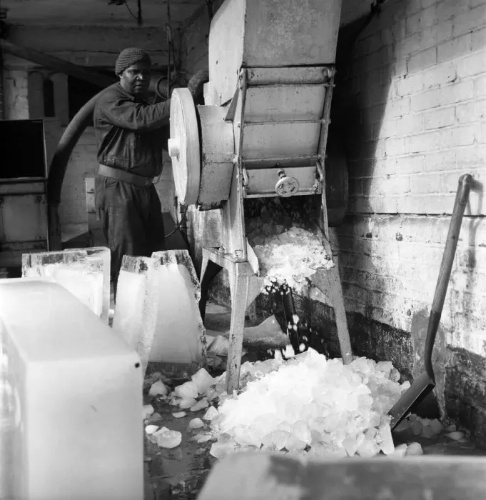 Framed Print : Ice Factory: General scene at a London factory which manufacture ice Framed Print : Ice Factory: General scene at a London factory which manufacture ice