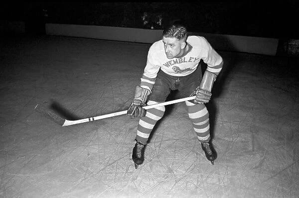 Ice Hockey at Earls Court Fred Derny. September 1952 C4789