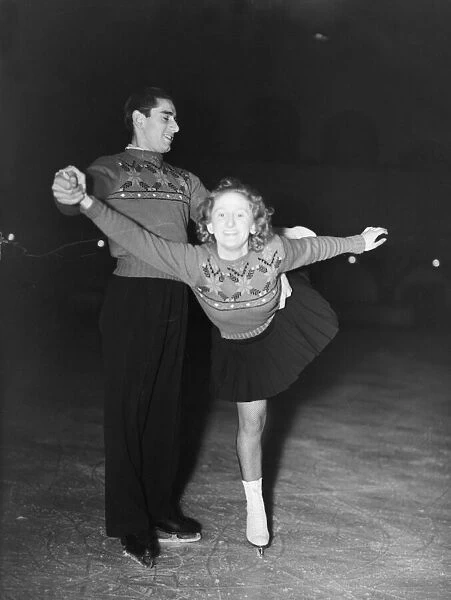 Ice Skating Dancers Jean Westwood & Lawrence Denny 27  /  2  /  1952 C965  /  1