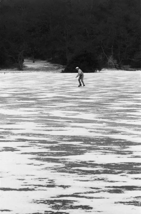 Framed Print : Ice Skating on frozen lake, Sutton Park, Birmingham, England, 17th February 1986 Framed Print : Ice Skating on frozen lake, Sutton Park, Birmingham, England, 17th February 1986