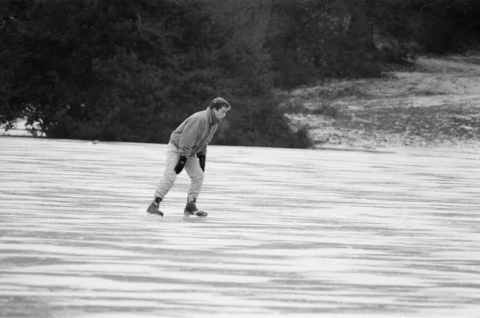 Framed Print : Ice Skating on frozen lake, Sutton Park, Birmingham, England, 17th February 1986 Framed Print : Ice Skating on frozen lake, Sutton Park, Birmingham, England, 17th February 1986