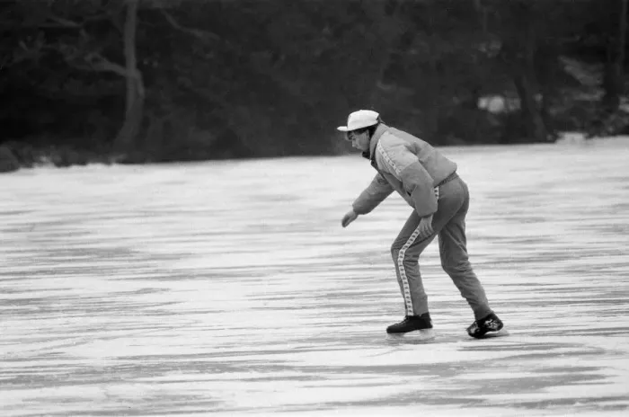 Framed Print : Ice Skating on frozen lake, Sutton Park, Birmingham, England, 17th February 1986 Framed Print : Ice Skating on frozen lake, Sutton Park, Birmingham, England, 17th February 1986