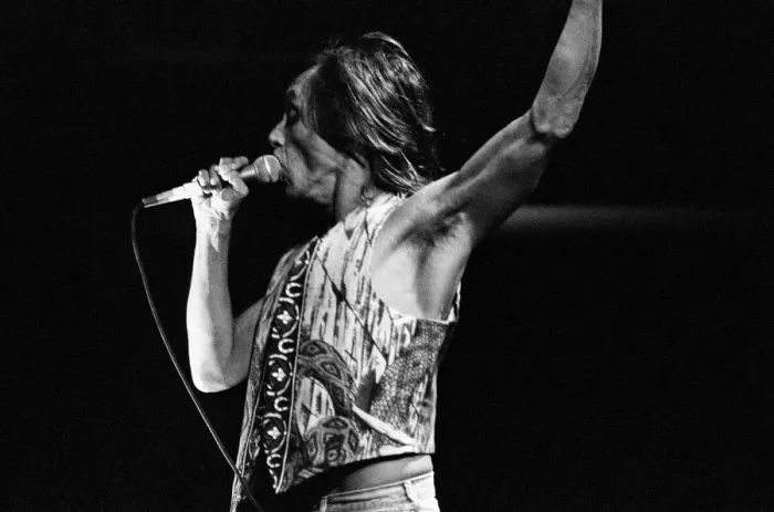 Framed Print : Iggy Pop (USA singer) performing at The Reading Rock Festival, Little Johns Farm Framed Print : Iggy Pop (USA singer) performing at The Reading Rock Festival, Little Johns Farm