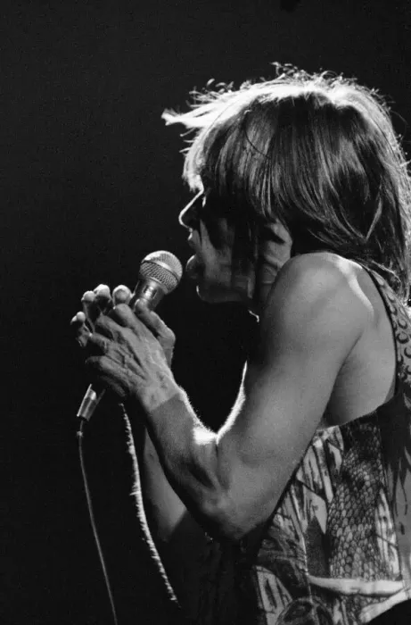 Framed Print : Iggy Pop (USA singer) performing at The Reading Rock Festival, Little Johns Farm Framed Print : Iggy Pop (USA singer) performing at The Reading Rock Festival, Little Johns Farm