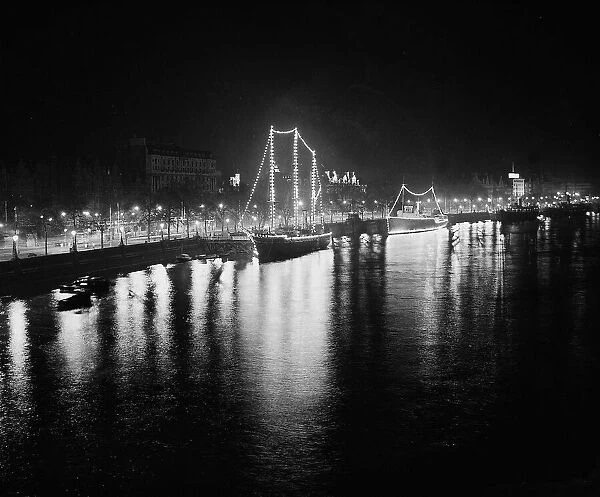 Illuminations on the Embankment during the opening of the Festival of Britain 1951