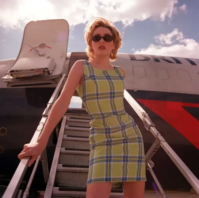Framed Print : IN-FLIGHT FASHION Framed Print : IN-FLIGHT FASHION