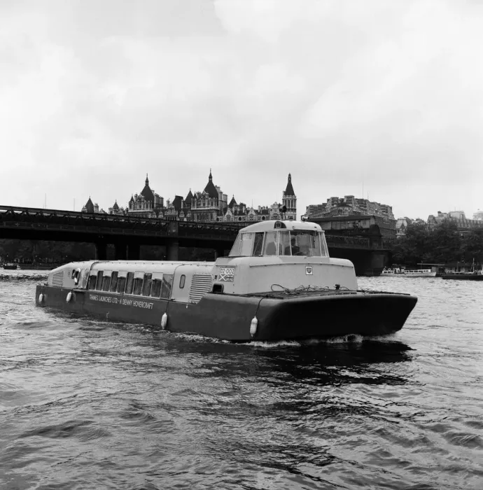 Framed Print : The inaugural day of the first passenger hovercraft service on the Thames with a Denny D2 Framed Print : The inaugural day of the first passenger hovercraft service on the Thames with a Denny D2