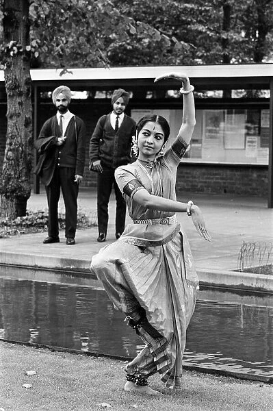 Indian Classical Dancers, London, 28th August 1965. Sikh men in background watch as