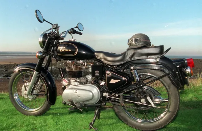 Framed Print : Indian manufactured Royal Enfield Bullet October 1998 Motorcycle Framed Print : Indian manufactured Royal Enfield Bullet October 1998 Motorcycle