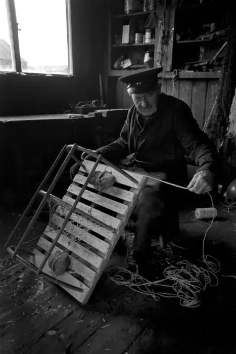 Framed Print : Industry: Fishing: An old fisherman of Beadnell on the Northumberland coast