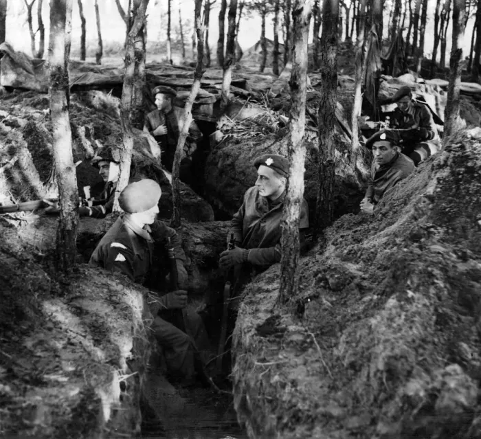 Framed Print : Infantry of the 1st Battalion The Suffolks in the dugouts on the banks of the River Ms Framed Print : Infantry of the 1st Battalion The Suffolks in the dugouts on the banks of the River Ms