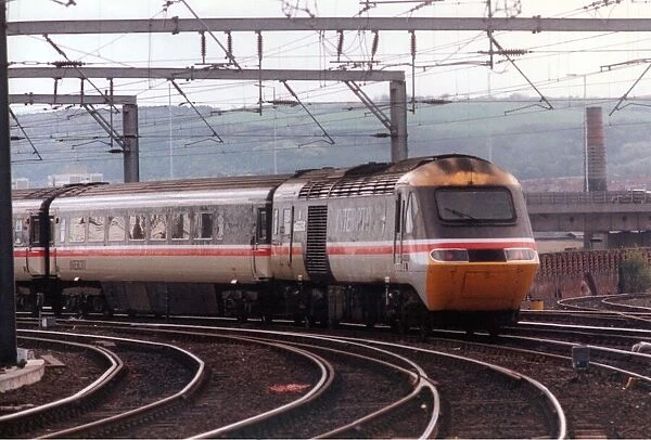 An Inter-City 125 coming into Newcastle Central Station on 1st July 1995