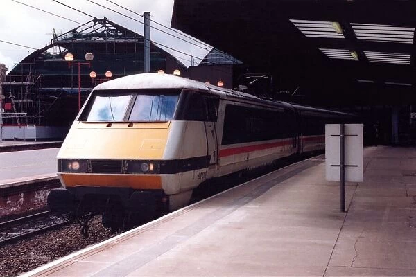 The Inter-City 225 standing at Newcastle Central Station on 29th July 1998