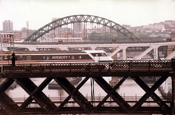 An Intercity 225 electric train crossing the King George Bridge over the River Tyne
