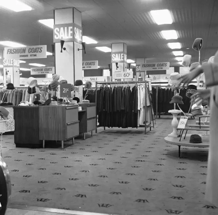 Framed Print : Interior of the Co-Op shop on Oxford Street, London, 6th January 1962
