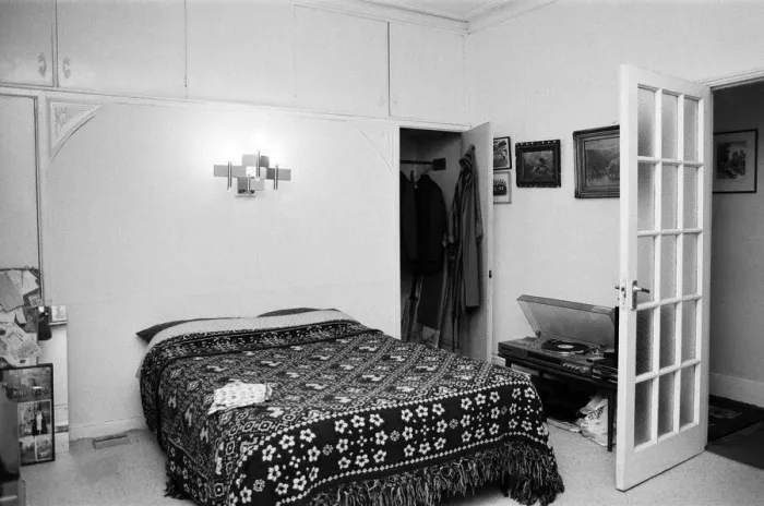 Framed Print : Interior views of accommodation in Clapham, London. Pictured, views of the bedroom Framed Print : Interior views of accommodation in Clapham, London. Pictured, views of the bedroom