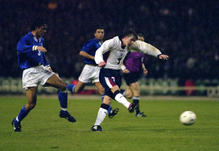 Framed Print : International Football World Cup Qualifier at Wembley England v Italy February 1997 Framed Print : International Football World Cup Qualifier at Wembley England v Italy February 1997