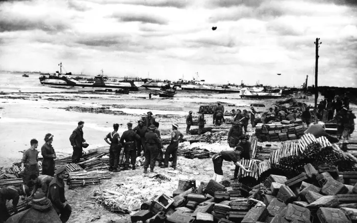 Framed Print : Invasion of Normandy 1944 British and Commonwealth troops stand amongst Framed Print : Invasion of Normandy 1944 British and Commonwealth troops stand amongst