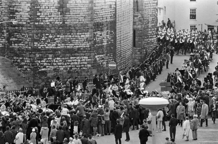 Framed Print : The Investiture of Prince Charles at Caernarfon Castle. Caernarfon, Wales. 1st July 1969 Framed Print : The Investiture of Prince Charles at Caernarfon Castle. Caernarfon, Wales. 1st July 1969