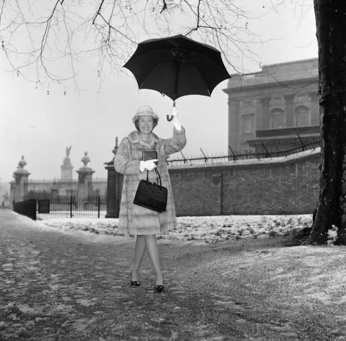 Framed Print : Investitures at Buckingham Palace. Vera Lynn leaves carrying her O. B. E Framed Print : Investitures at Buckingham Palace. Vera Lynn leaves carrying her O. B. E