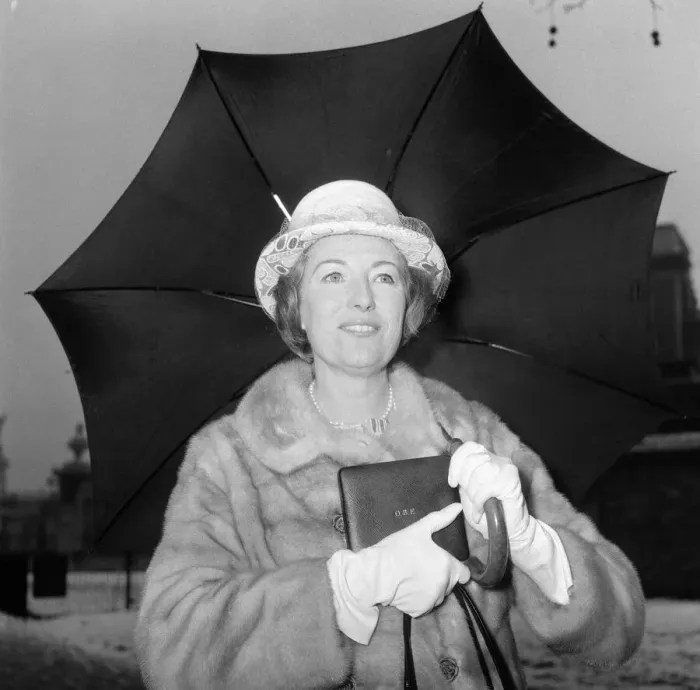 Framed Print : Investitures at Buckingham Palace. Vera Lynn leaves carrying her O. B. E Framed Print : Investitures at Buckingham Palace. Vera Lynn leaves carrying her O. B. E