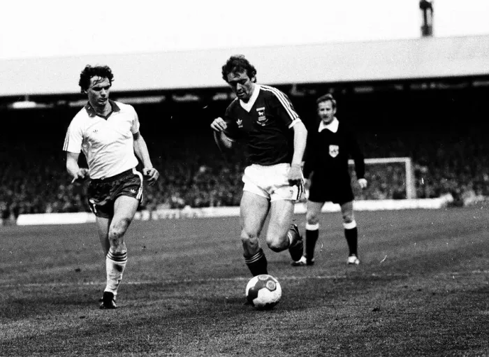 Framed Print : Ipswich Town v AZ Alkmaar in action during 1st leg match of UEFA Cup Final at Portman