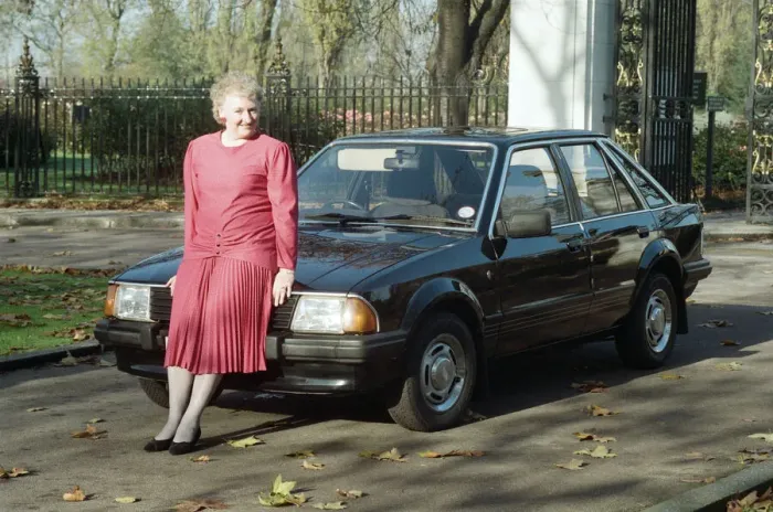 Framed Print : Irene Bean from Blackpool, who has won a Ford Escort Ghia which used to belong to