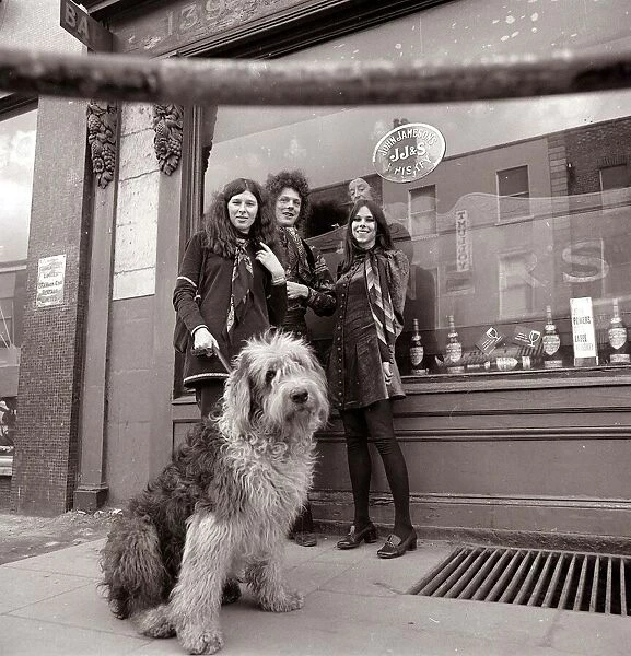Irish People with Dog - 1968 A©Mirrorpix