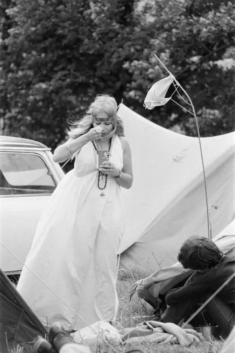 Framed Print : Isle of Wight Festival 1969, held on 29th to 31st August 1969 at the English town of Framed Print : Isle of Wight Festival 1969, held on 29th to 31st August 1969 at the English town of