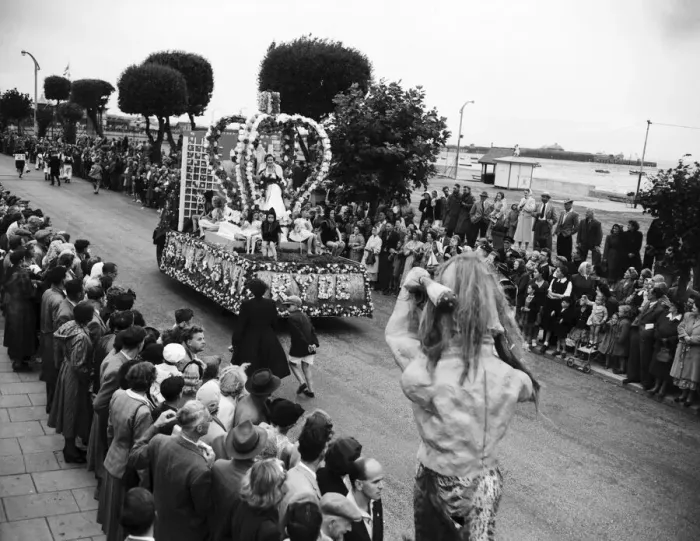 Framed Print : Isle of Wight, Ryde Carnival. 4th September 1952 Framed Print : Isle of Wight, Ryde Carnival. 4th September 1952