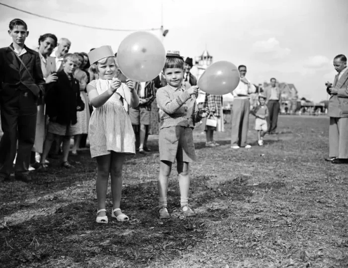 Framed Print : Isle of Wight, Ryde Carnival. 4th September 1952 Framed Print : Isle of Wight, Ryde Carnival. 4th September 1952